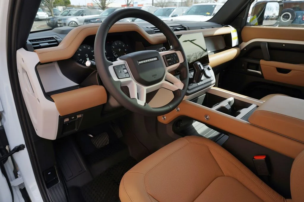 New 2026 Fuji White Land Rover S image 13