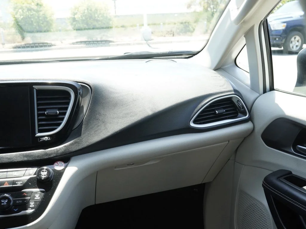 2023 Chrysler Pacifica Touring L - Photo 27