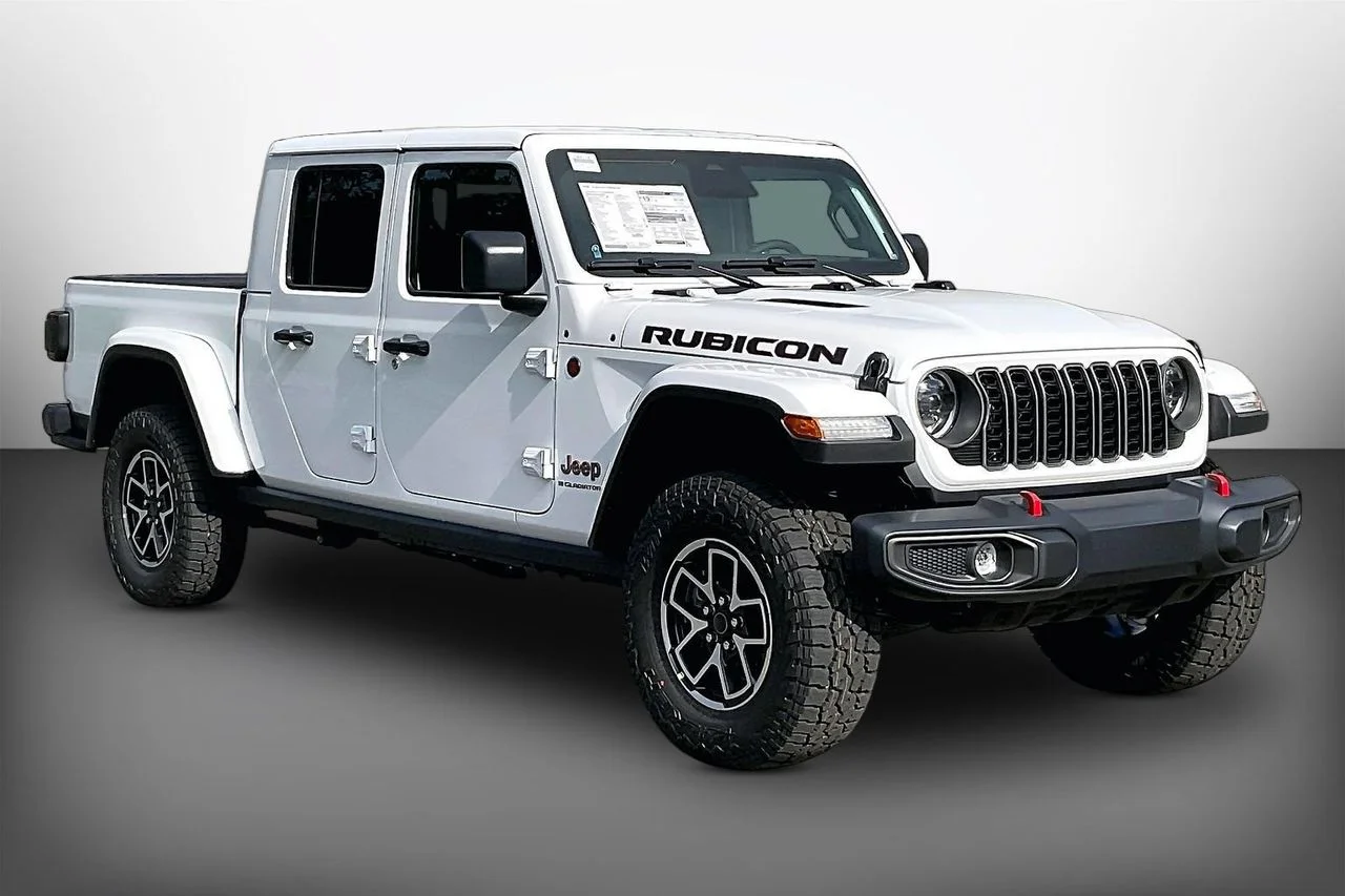 New 2026 Bright White Clear-Coat Exterior Paint Jeep Rubicon image 2