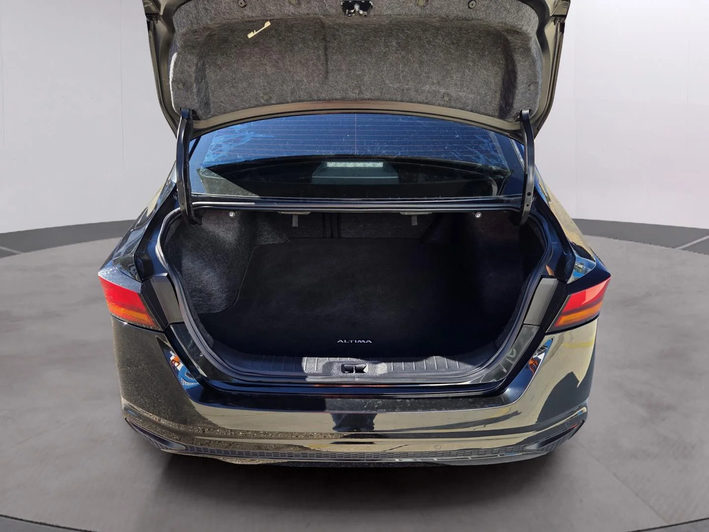 2023 Nissan Altima SV - Photo 9