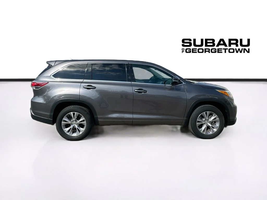 Used 2015 Gray Toyota LE Plus V6 image 8