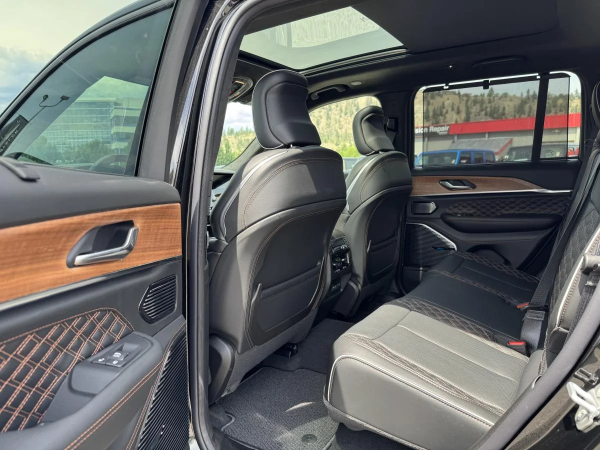 New 2026 Black Jeep Summit image 10