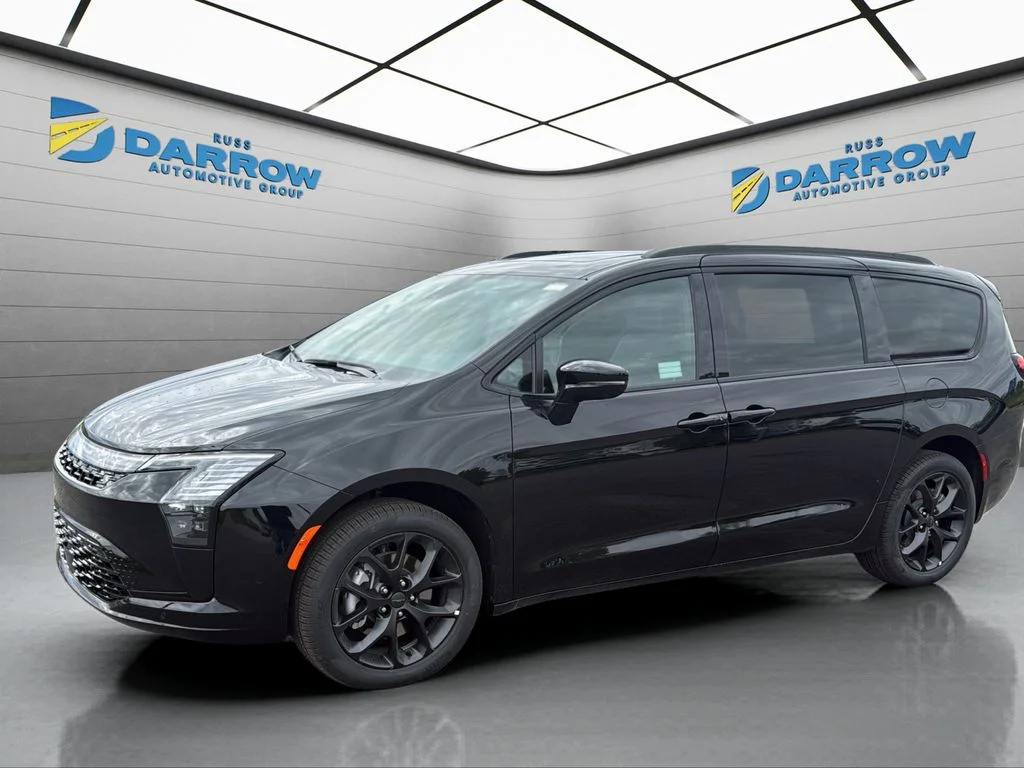 2027 Chrysler Pacifica Limited AWD's photo