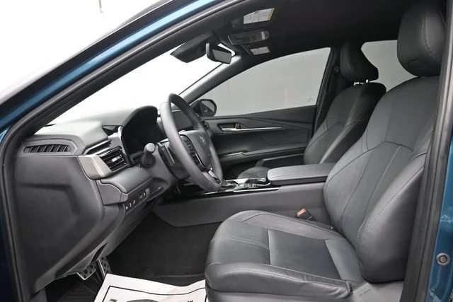 Used 2025 Ocean Gem/midnight Black Metallic Toyota LE image 10