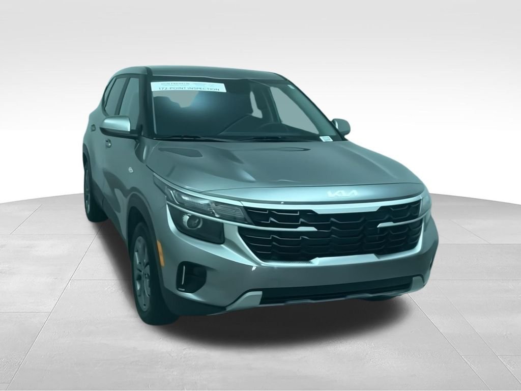 Used 2023 Silver Kia SX image 3