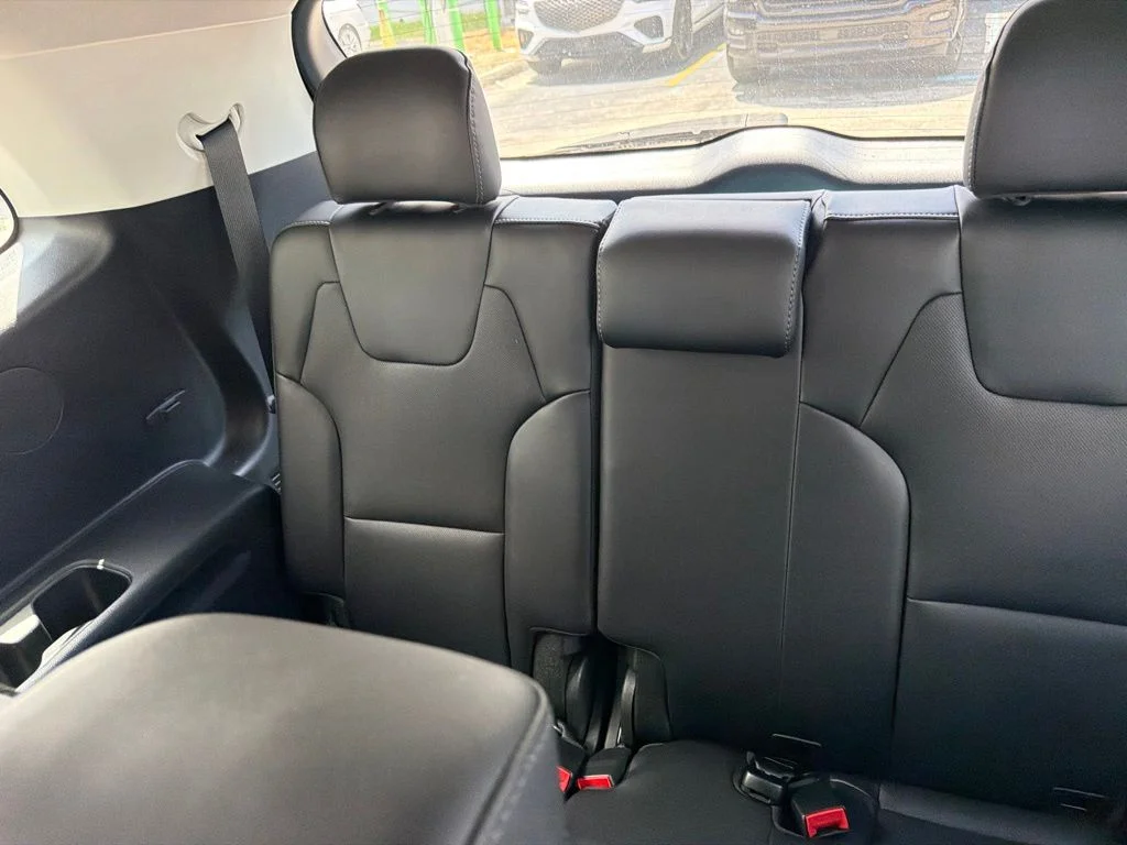 Used 2024 Everlasting Silver Kia LX image 9