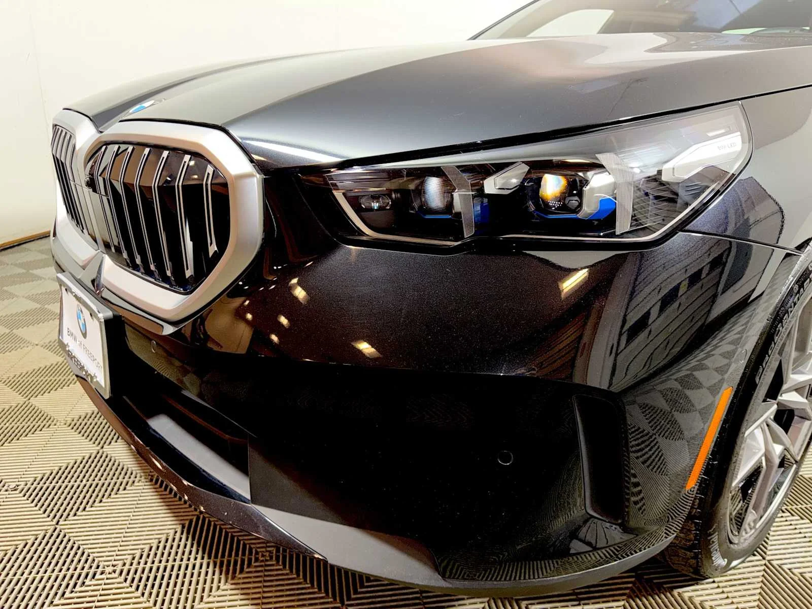 Used 2026 Black Sapphire Metallic BMW 530i xDrive image 27