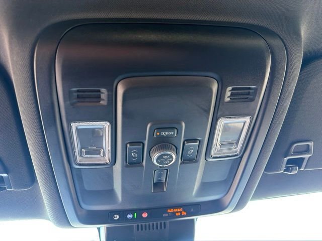 Used 2025 Sterling Gray Metallic Chevrolet Premier image 21