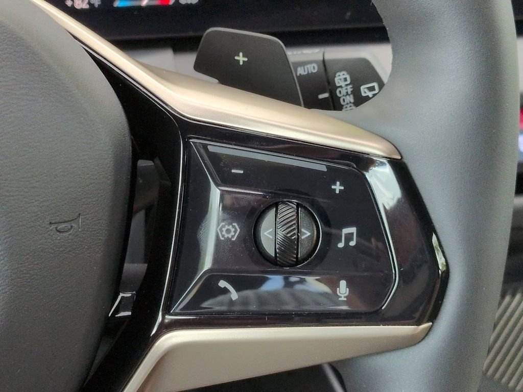 New 2025 Blue Metallic BMW 30 xDrive image 26
