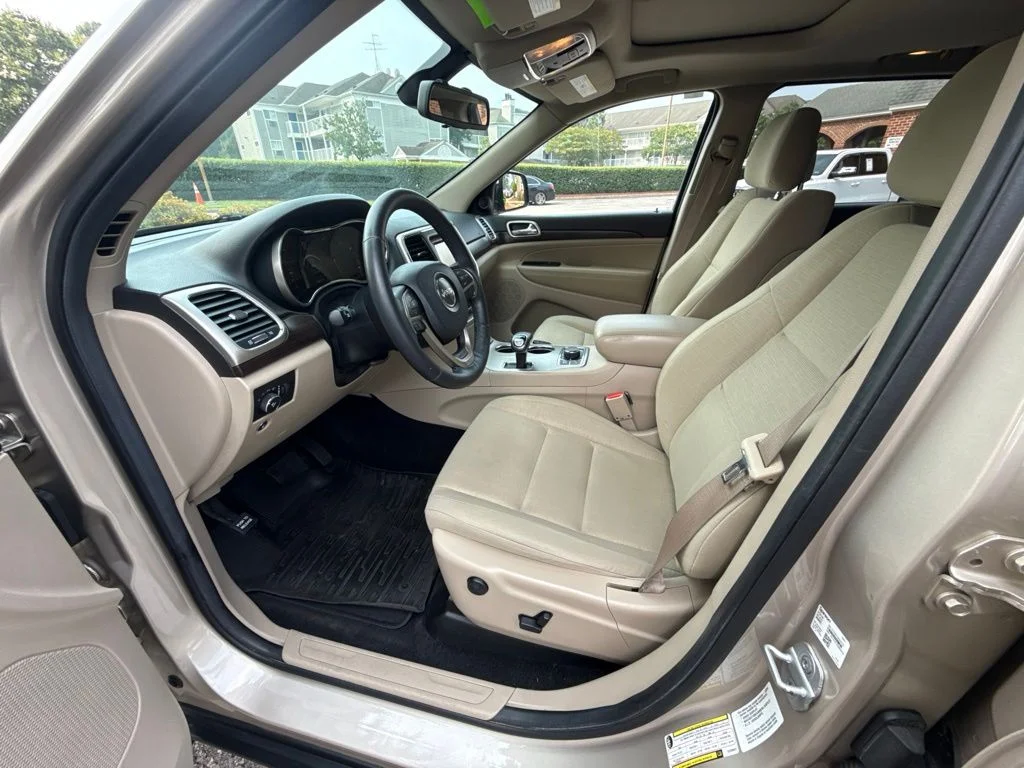 Used 2014 Beige Jeep Laredo image 12