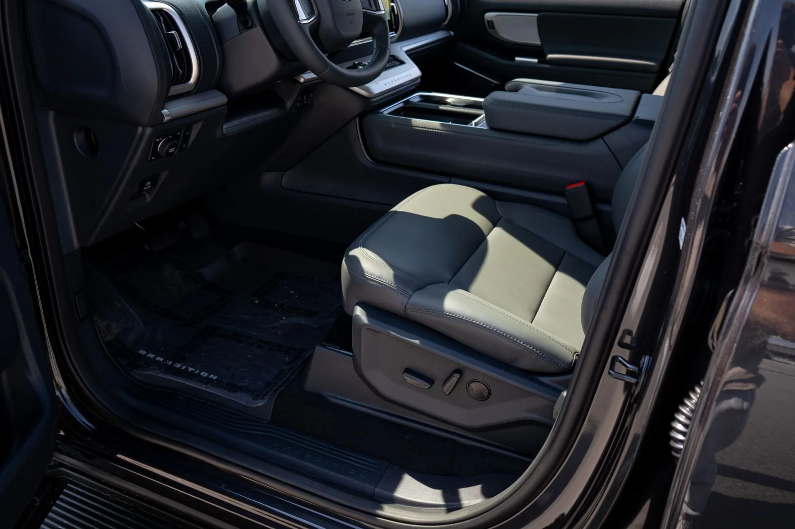 New 2026 Dark Matter Gray Metallic Ford Active image 17