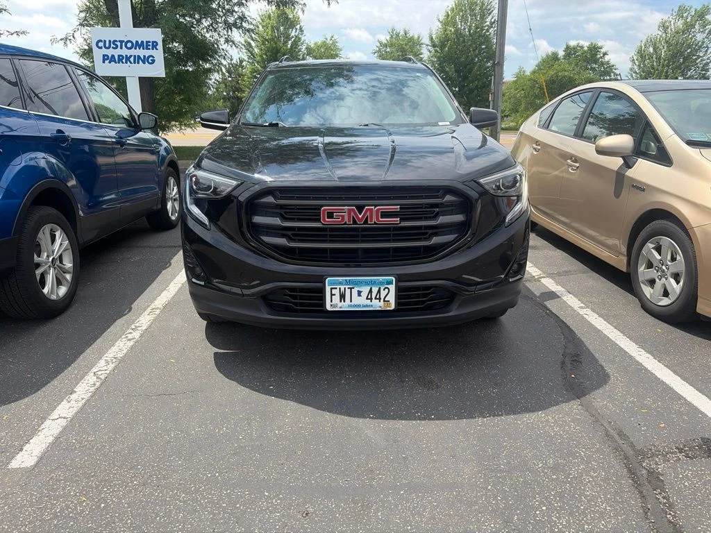 Used 2021 Black GMC SLT image 2