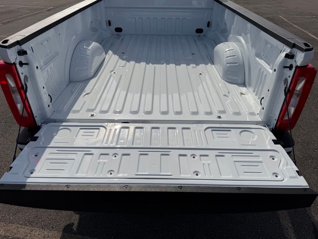New 2026 Oxford White Ford F-350® XL image 27