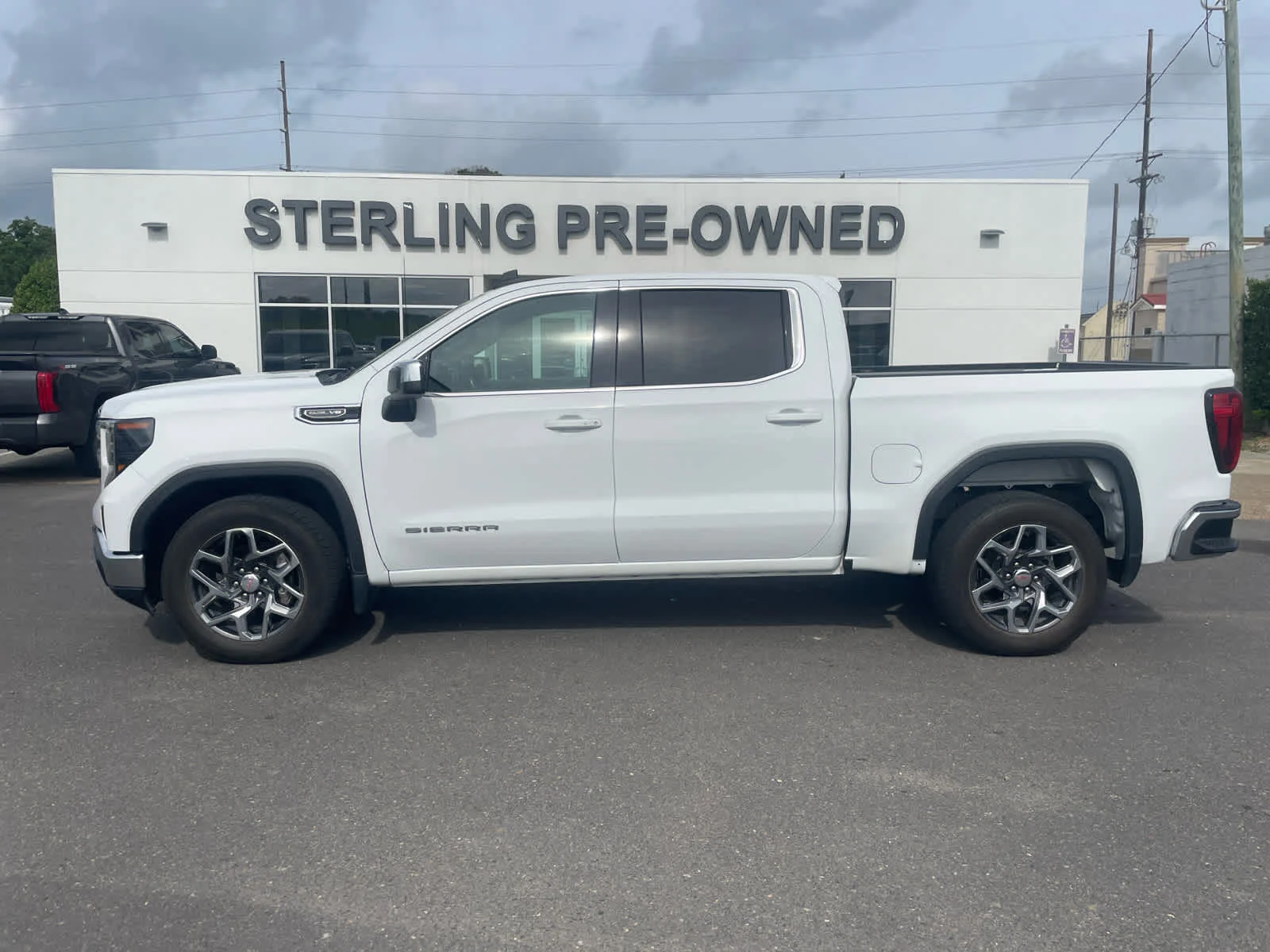 2023 GMC Sierra 2WD Crew Cab Short Box SLE's photo