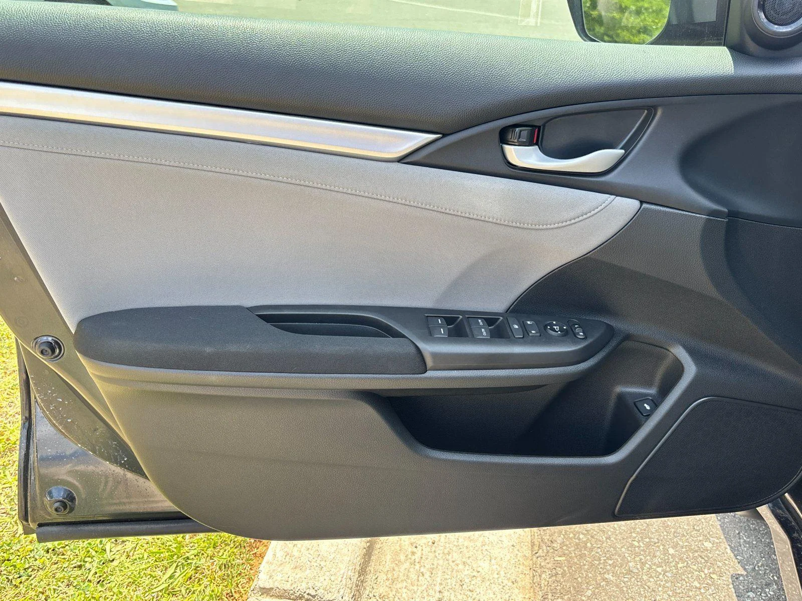 Used 2018 Cosmic Blue Metallic Honda EX image 13