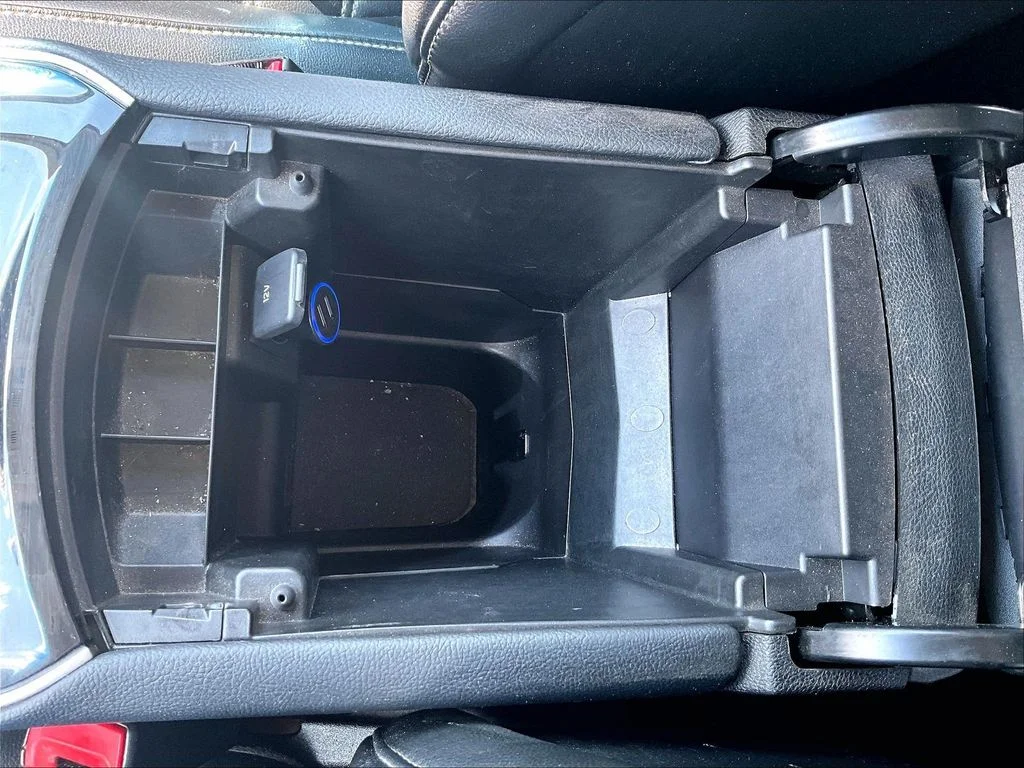 Used 2019 Black Ford SEL image 32