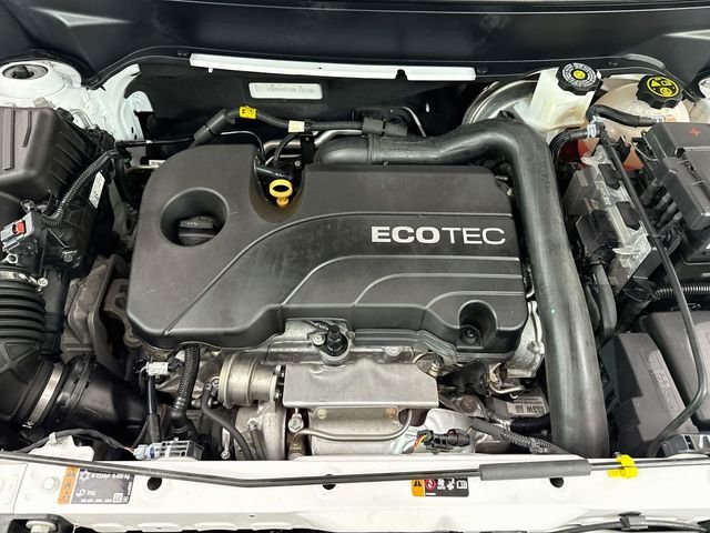 Used 2021 White Chevrolet LT image 29