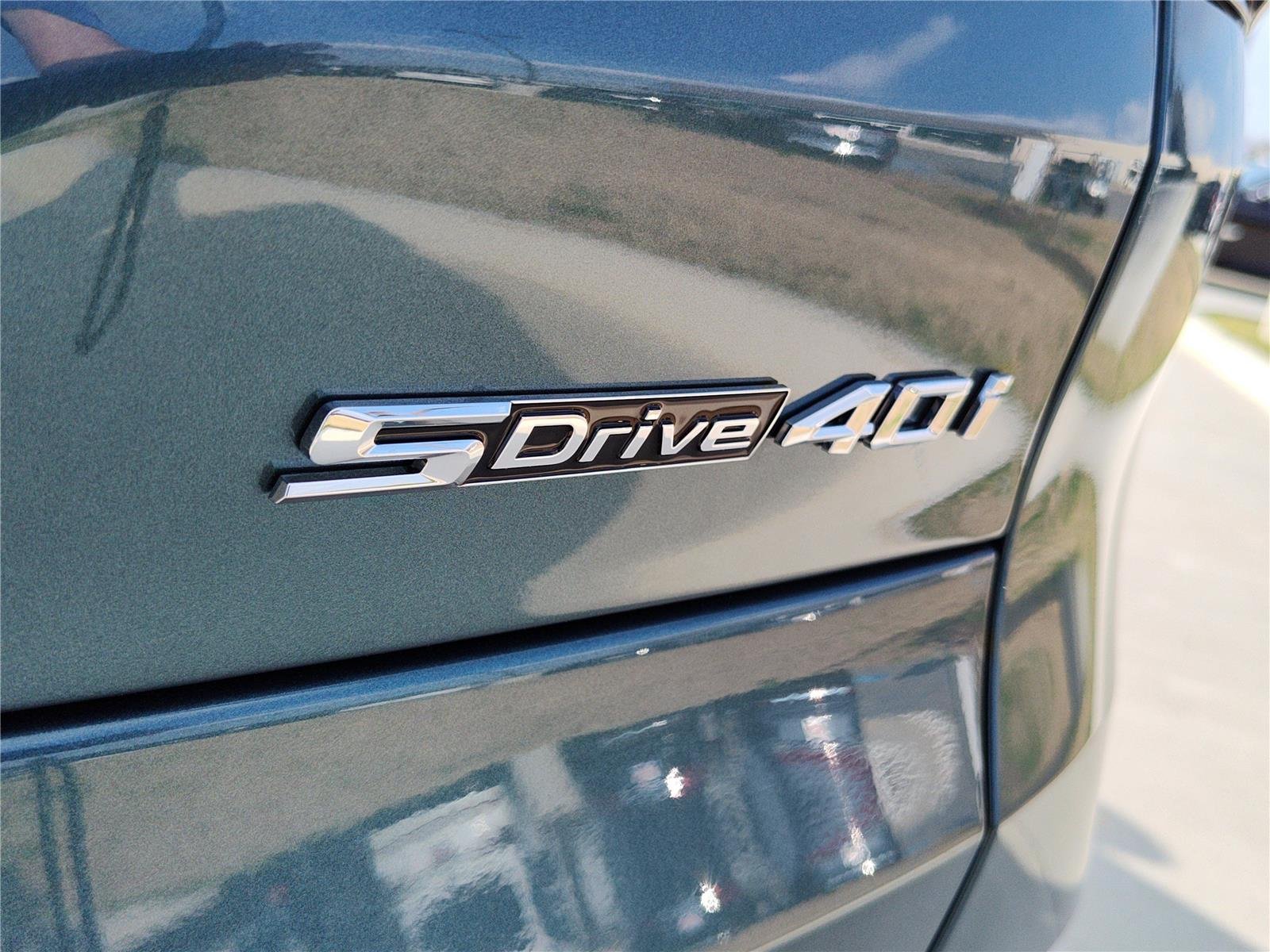 New 2026 Blue Ridge Mountain Metallic BMW sDrive40i image 4