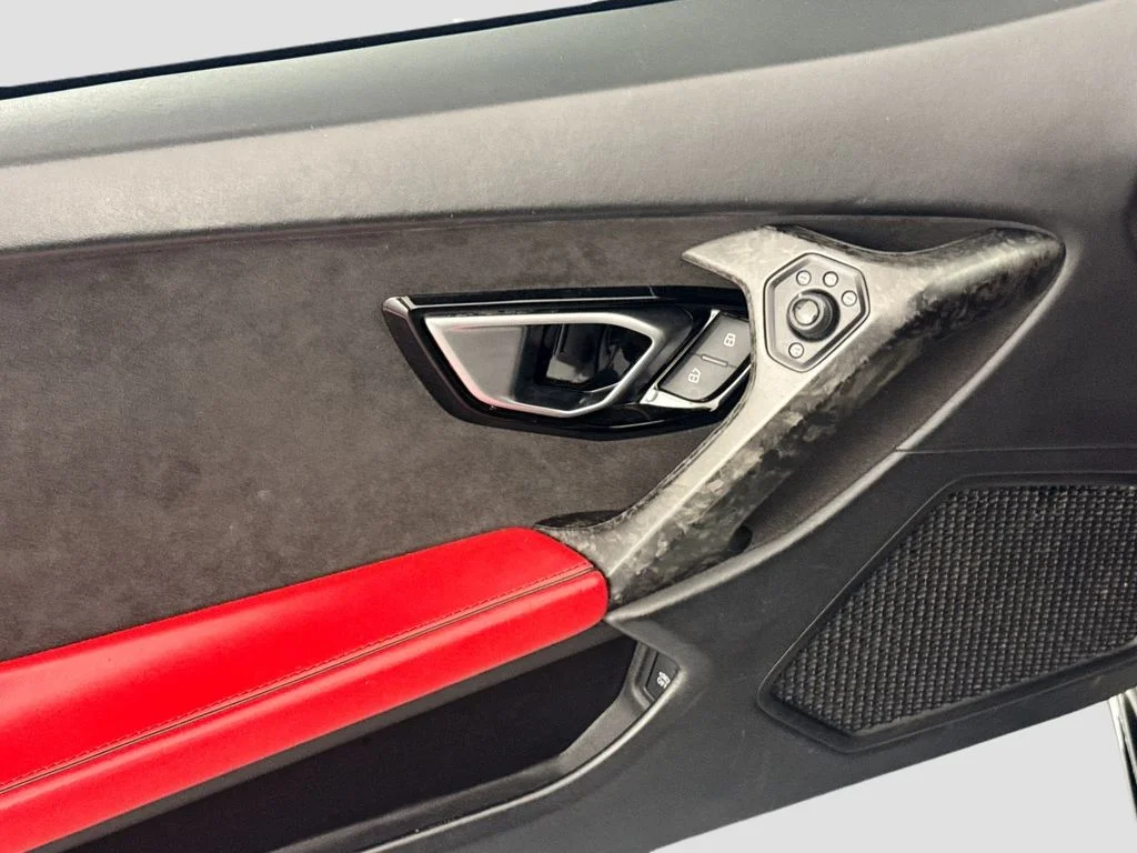 Used 2021 Black Lamborghini  image 18