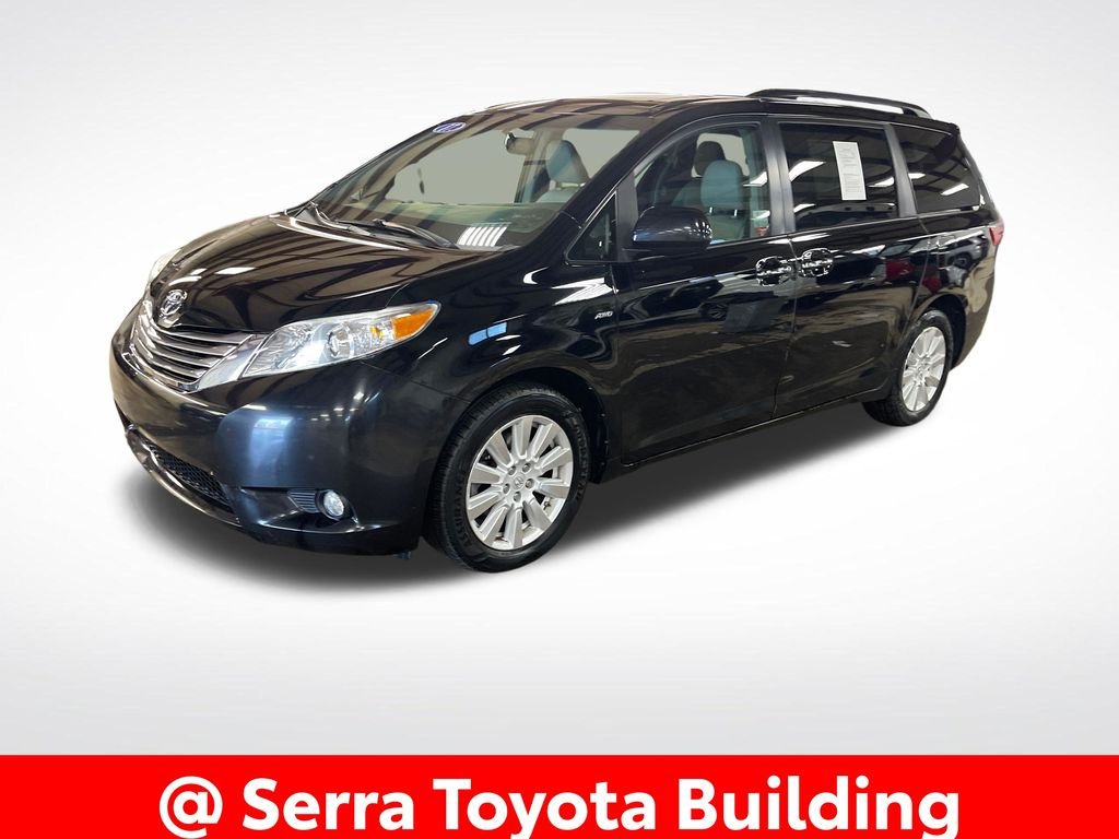 2017 Toyota Sienna XLE Premium V6 AWD 7-Passenger's photo