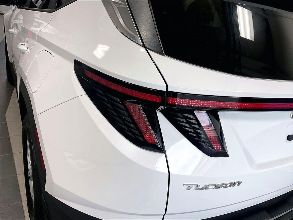 Used 2023 White Hyundai SEL image 33
