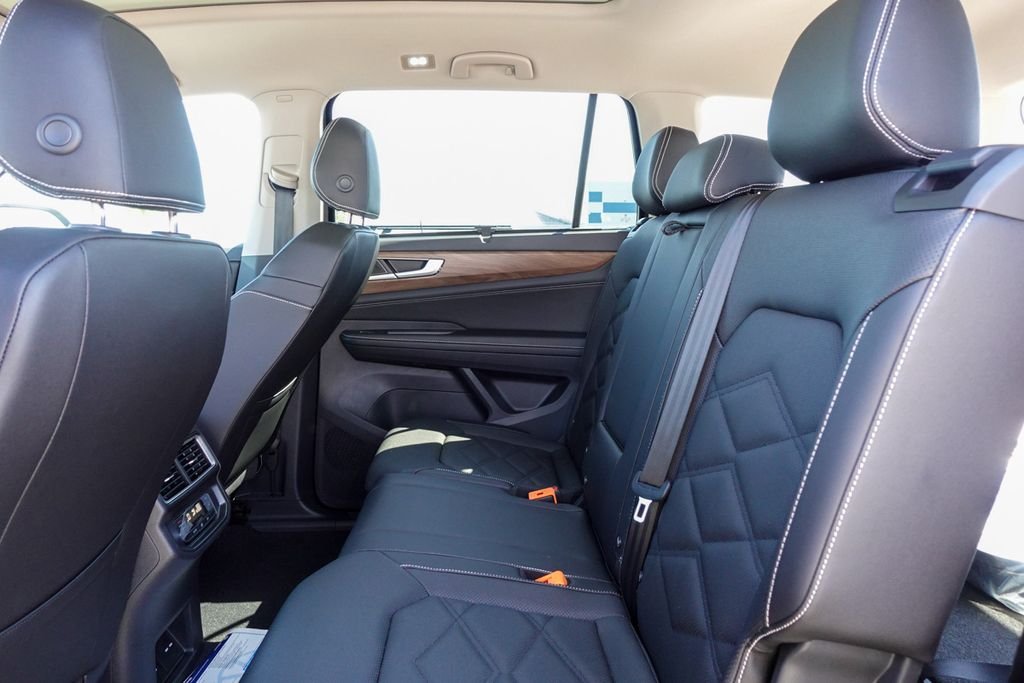 2026 Volkswagen Atlas SE w/Tech - Photo 24