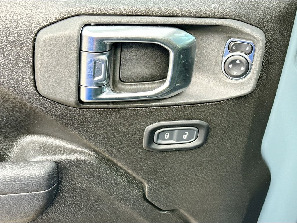 Used 2025 Anvil Clearcoat Jeep Sport S image 18