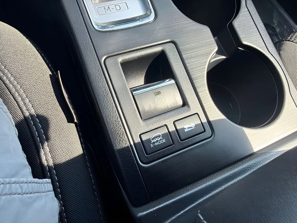Used 2018 Silver Subaru 2.5i Premium image 22