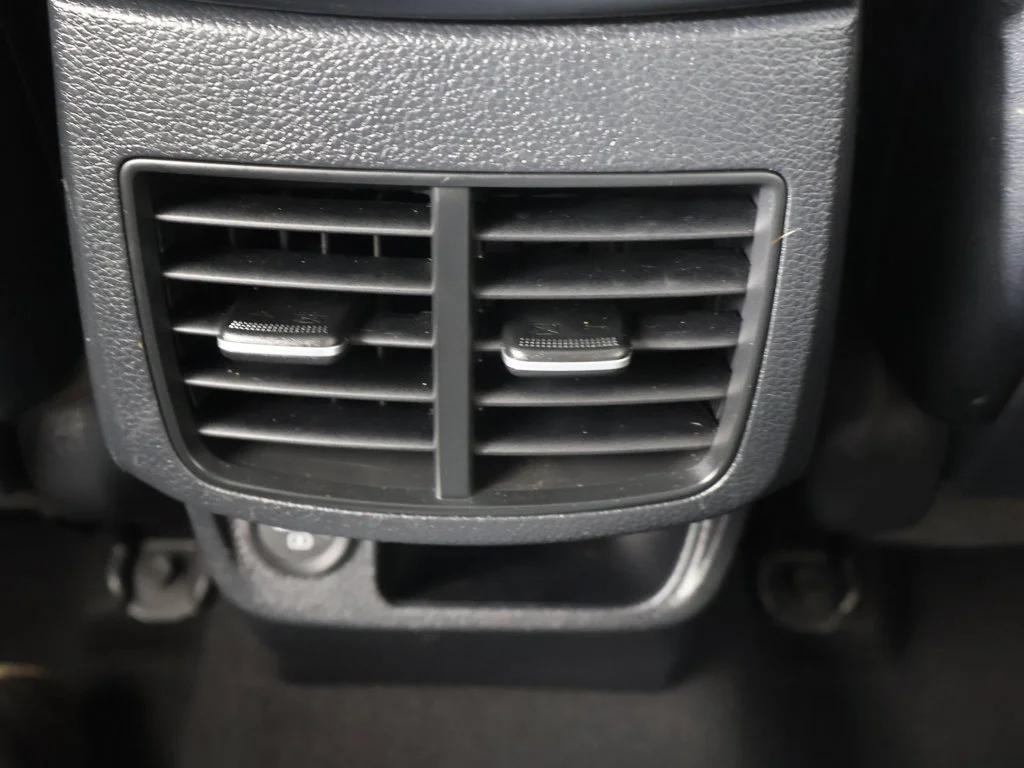 Used 2021 White Kia EX image 51