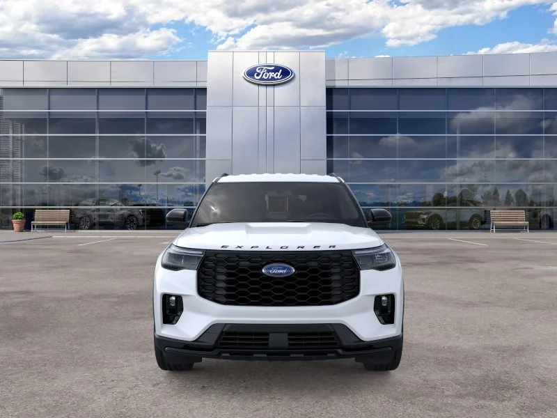 New 2026 Star White Metallic Tri-Coat Ford ST-Line image 42