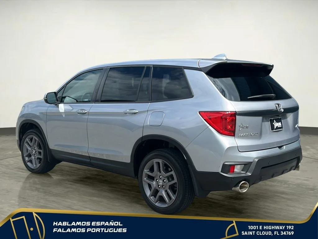 Used 2023 Silver Honda AWD EX-L image 4