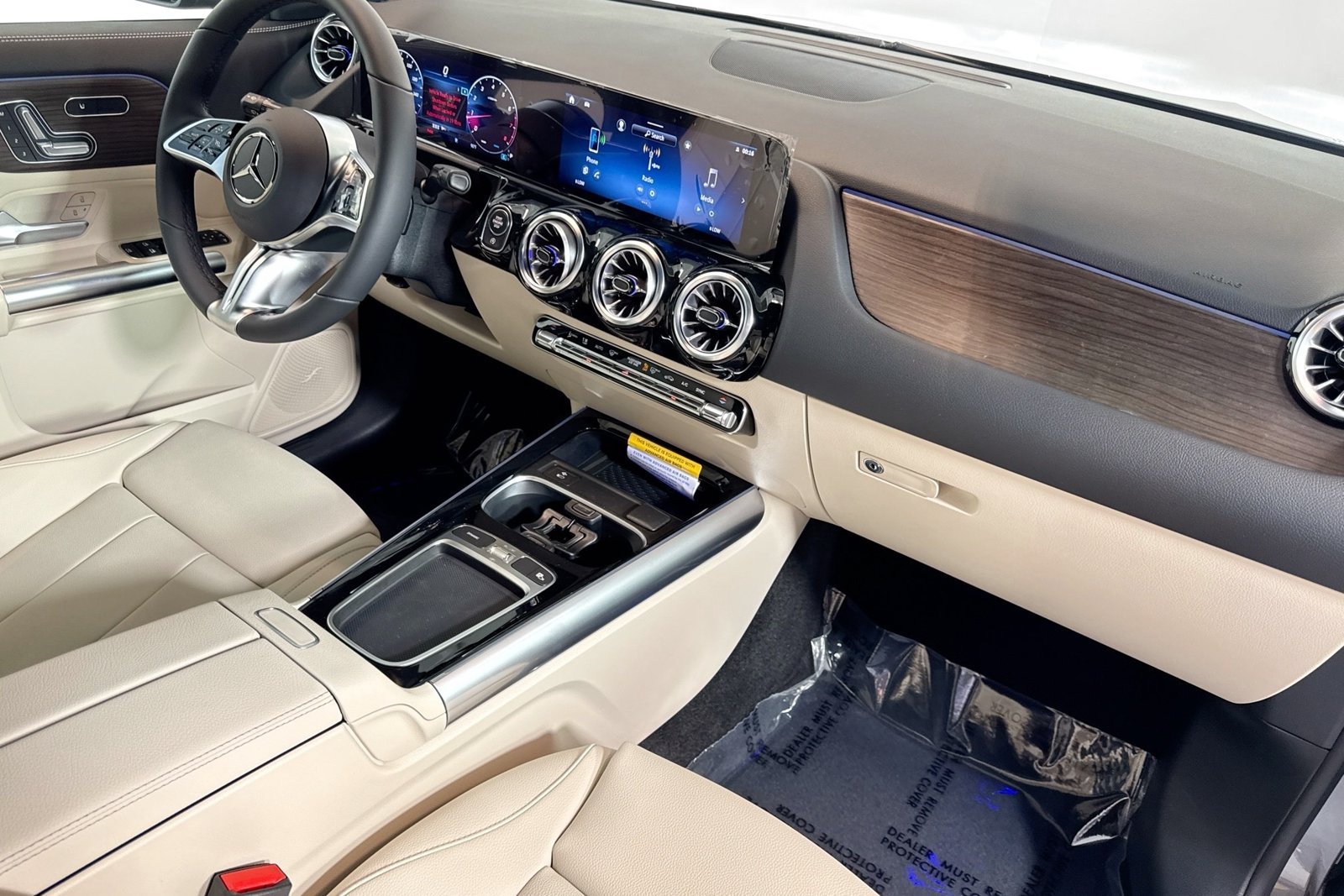 New 2026 Mountain Grey Metallic Mercedes-Benz GLA 250 image 26
