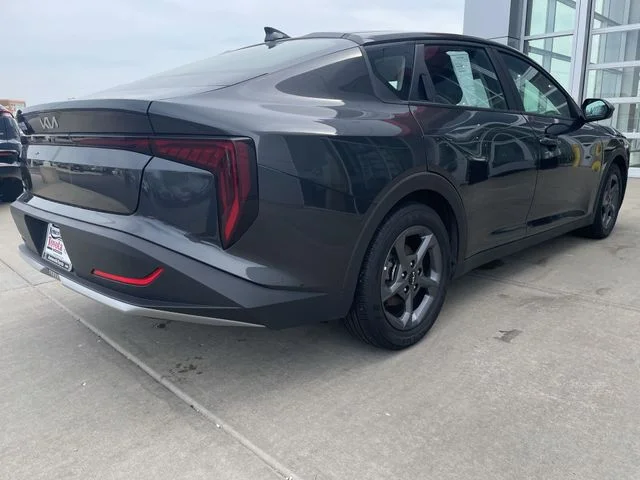 2025 Kia K4 LXS - Photo 34