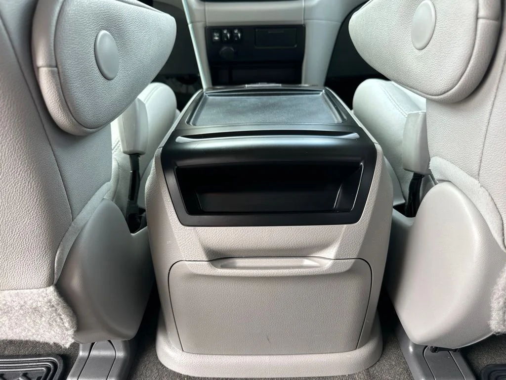 Used 2017 White Toyota XLE image 20