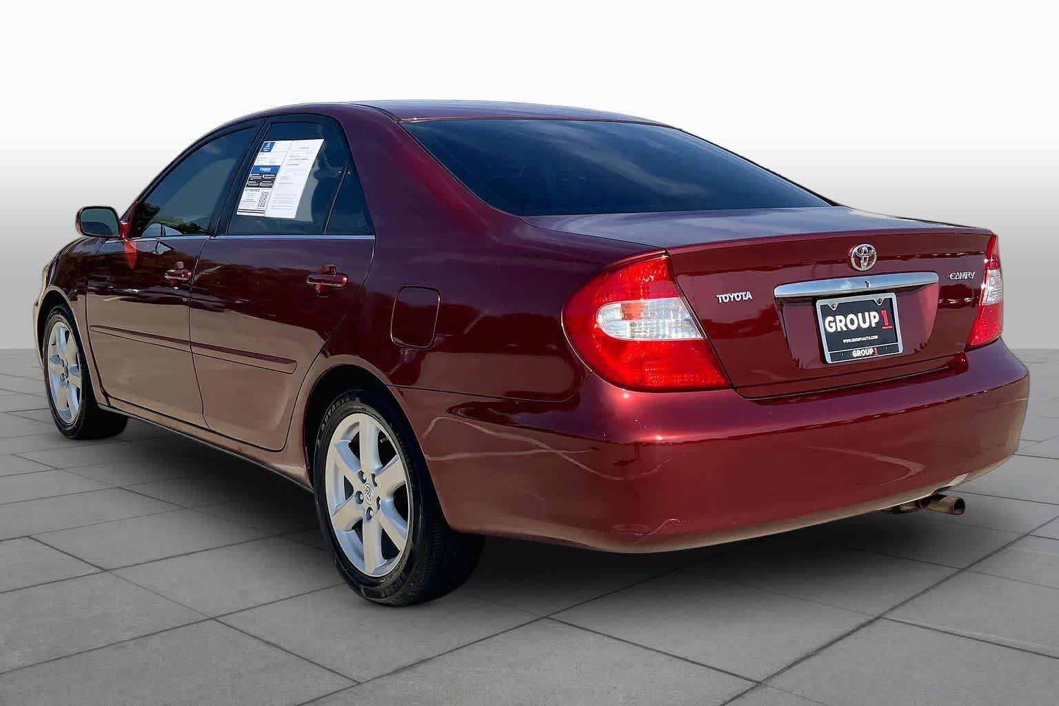 Used 2004 Salsa Red Pearl Toyota LE image 11