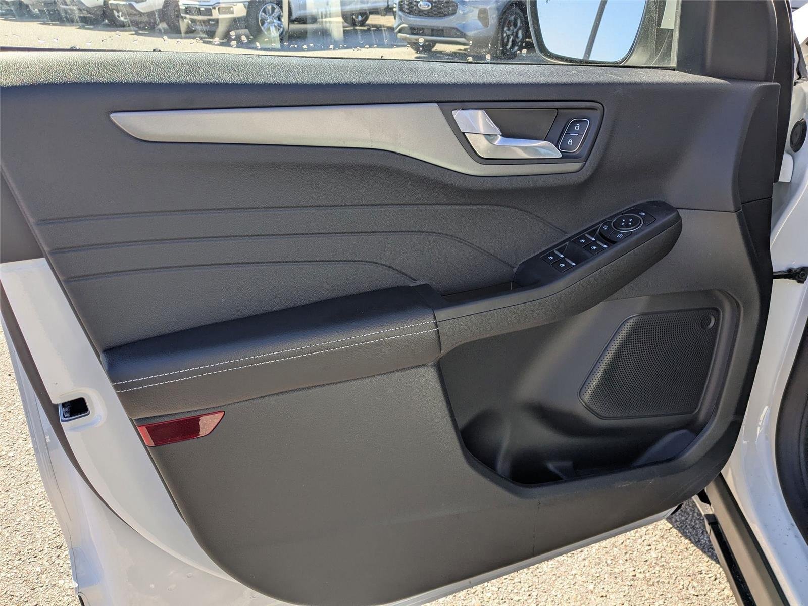 New 2025 Star White Metallic Tri-coat Ford Plug-in Hybrid image 12