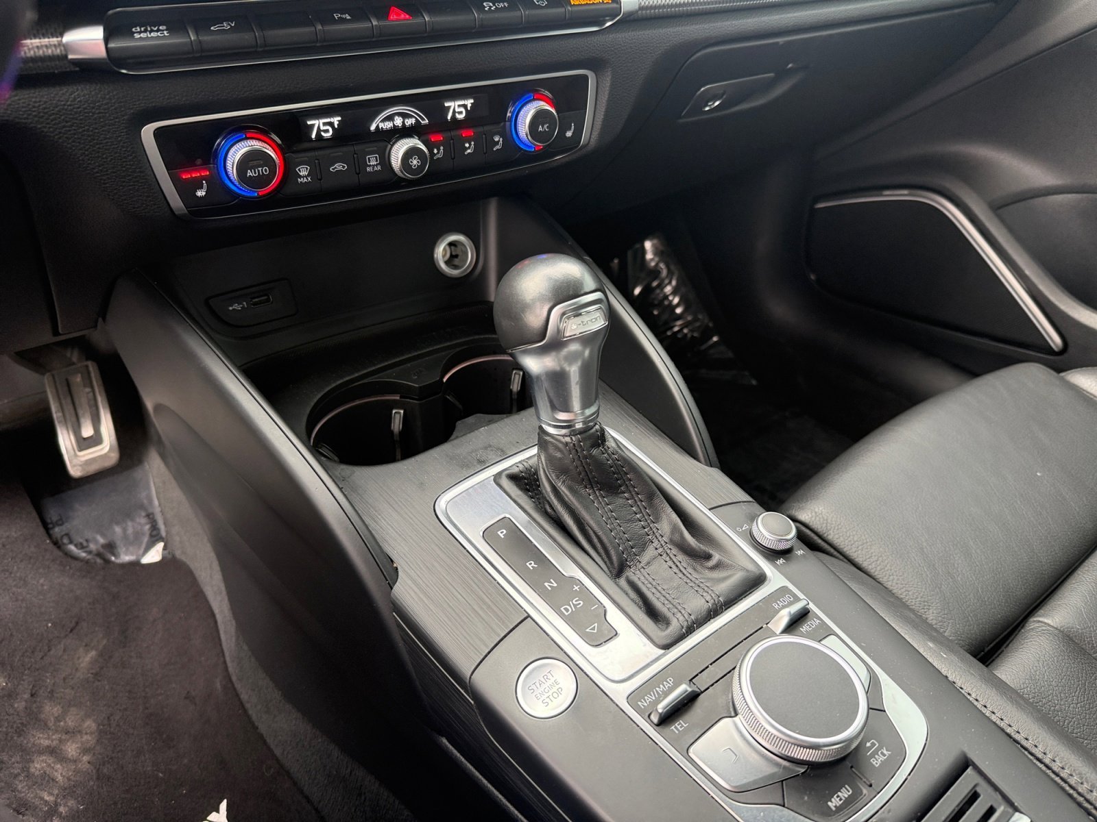 Used 2018 Gray Metallic Audi 1.4T Premium image 13