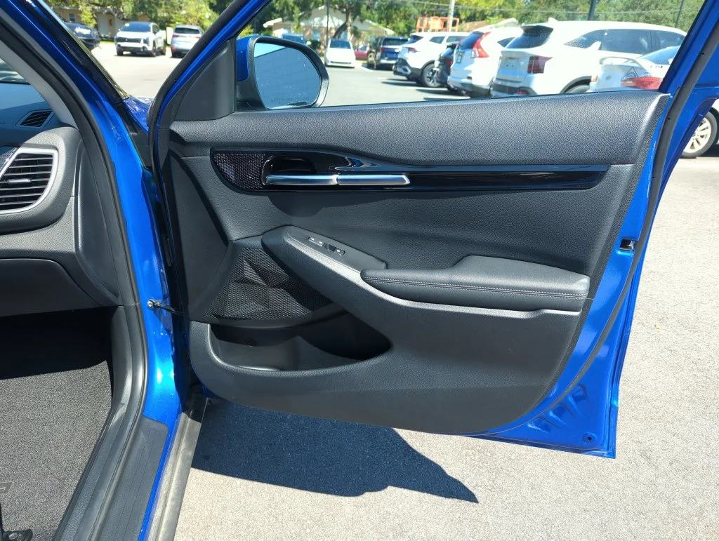 Used 2025 Blue Kia S image 32