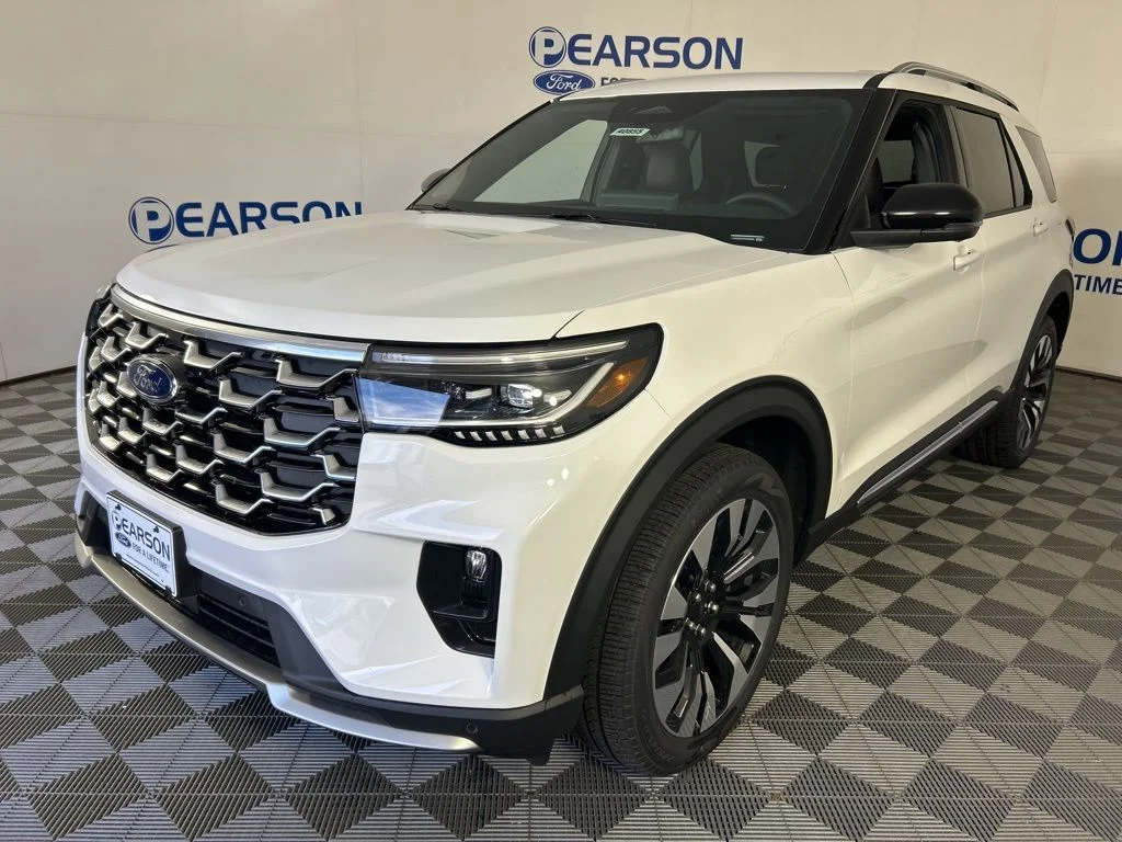 2026 Ford Explorer Platinum 4WD's photo