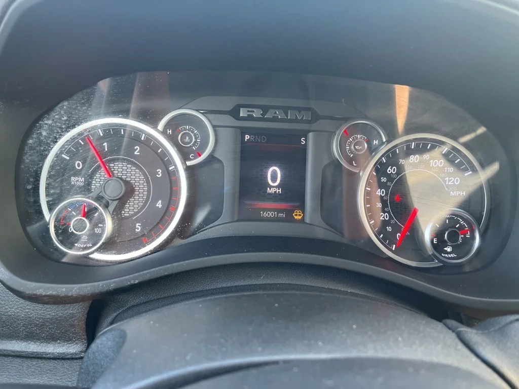 Used 2025 White RAM Big Horn image 16