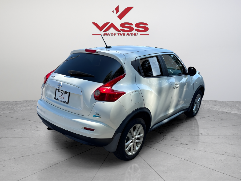 Used 2013 White Nissan SL image 5