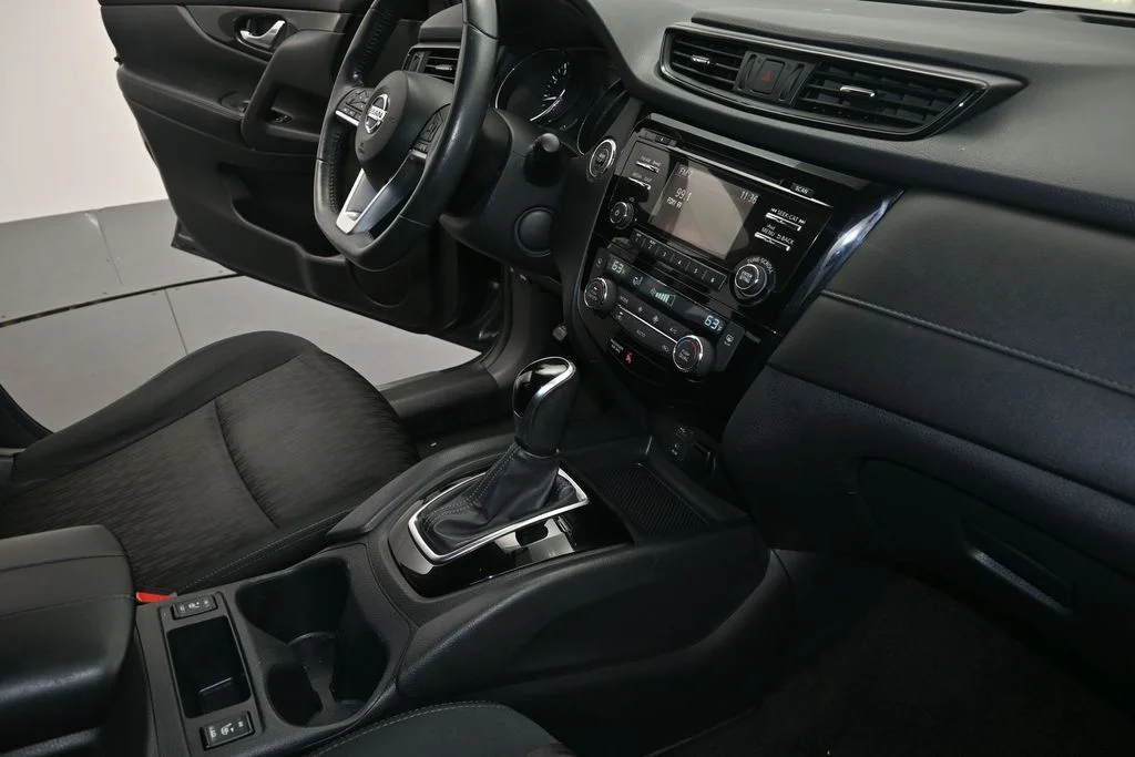 Used 2017 Gun Metallic Nissan SV image 13