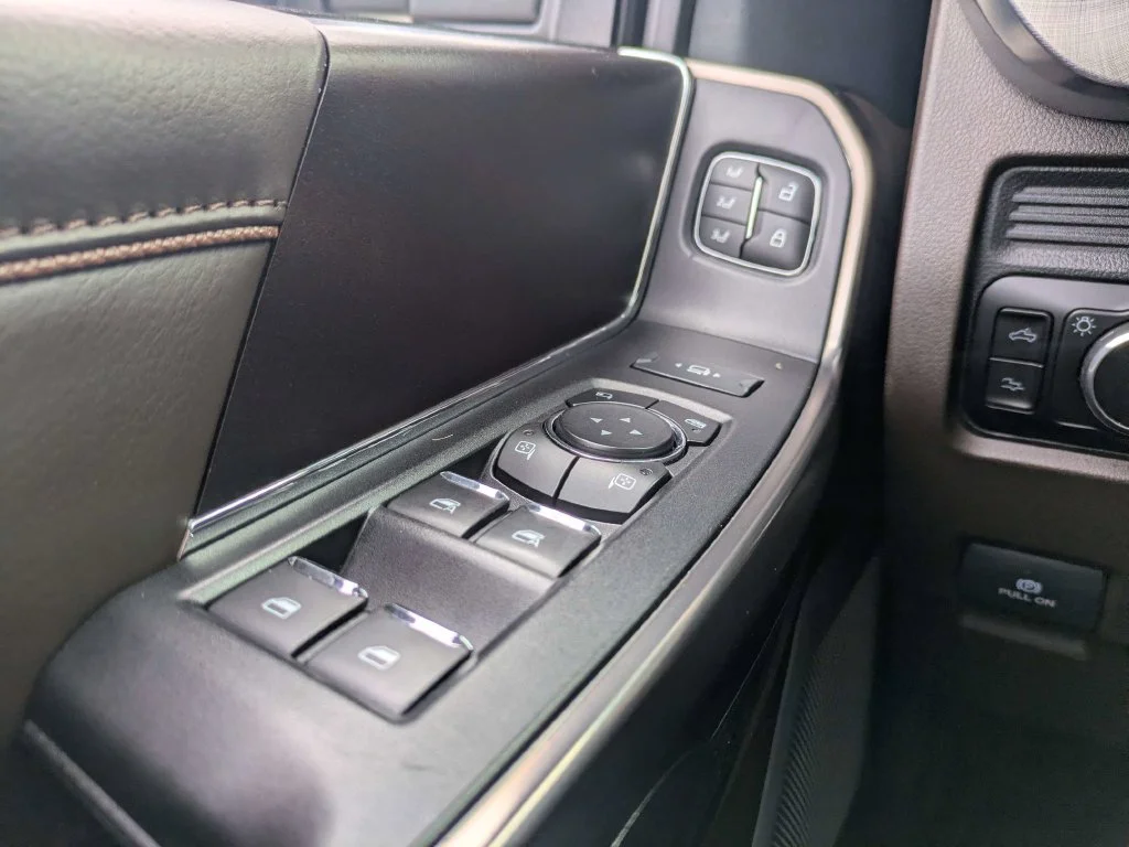 Used 2025 White Ford King Ranch image 27