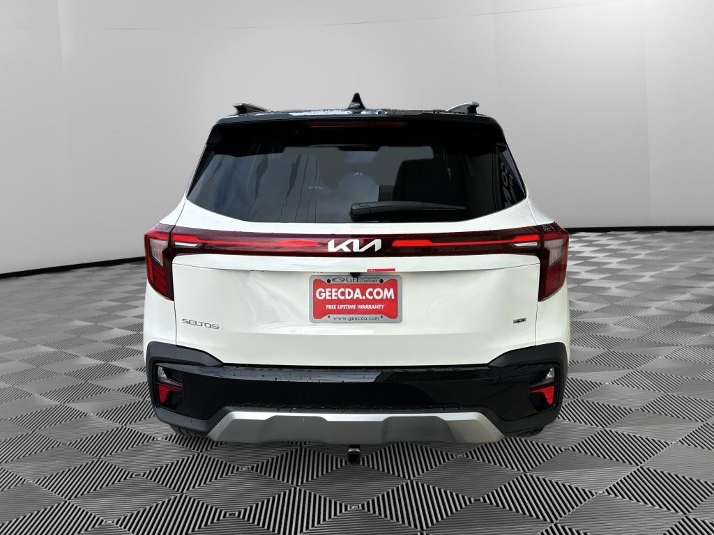 New 2026 Clear White / Black Roof Kia S image 5