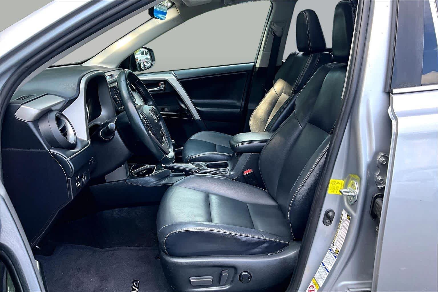 Used 2018 Silver Sky Metallic Toyota Limited image 9