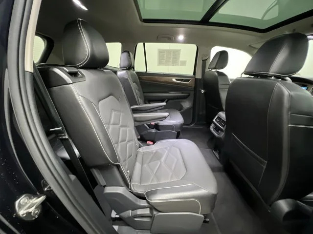 2024 Volkswagen Atlas SE w/Tech - Photo 26
