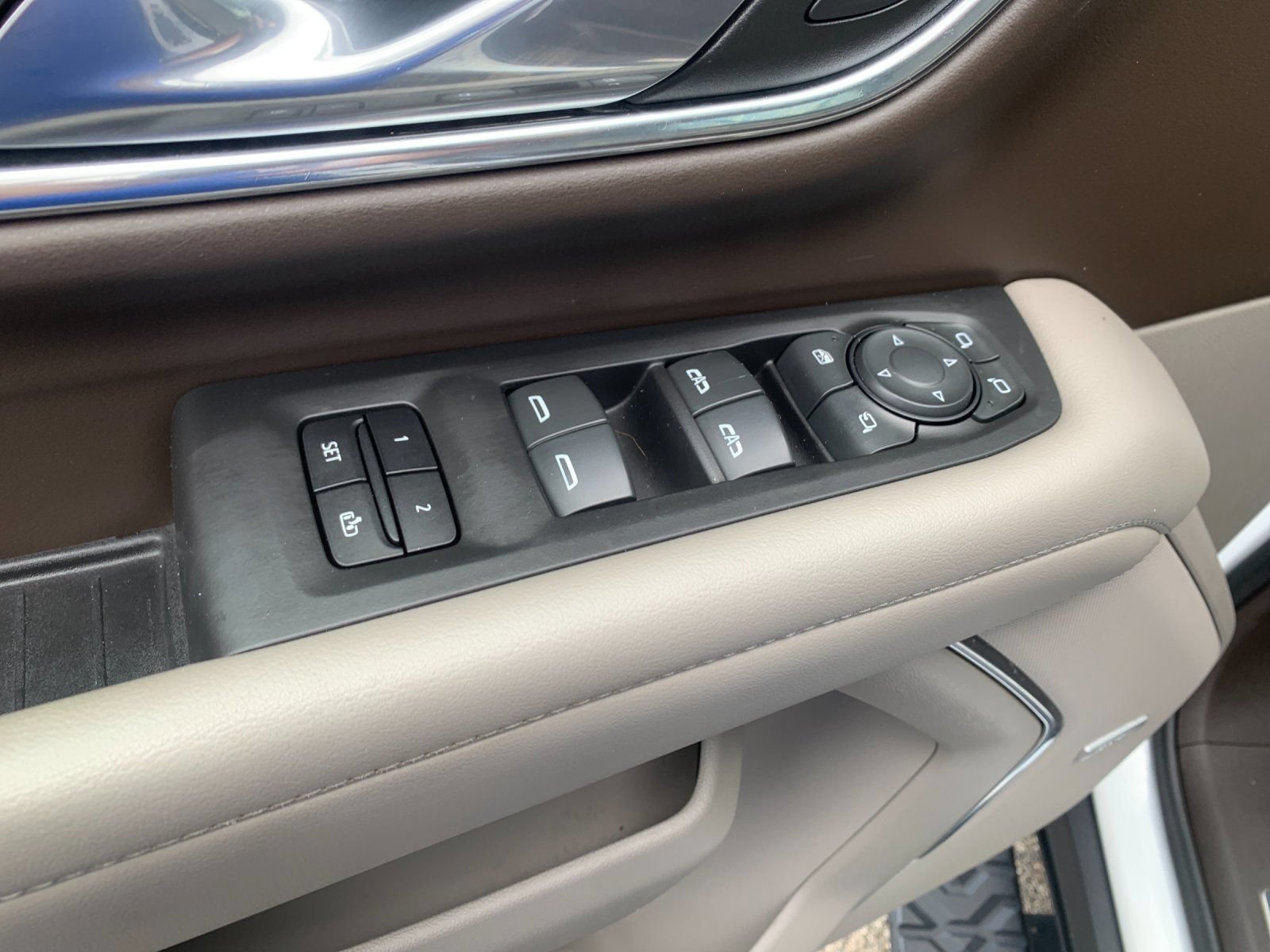 Used 2023 Summit White Chevrolet Z71 image 12
