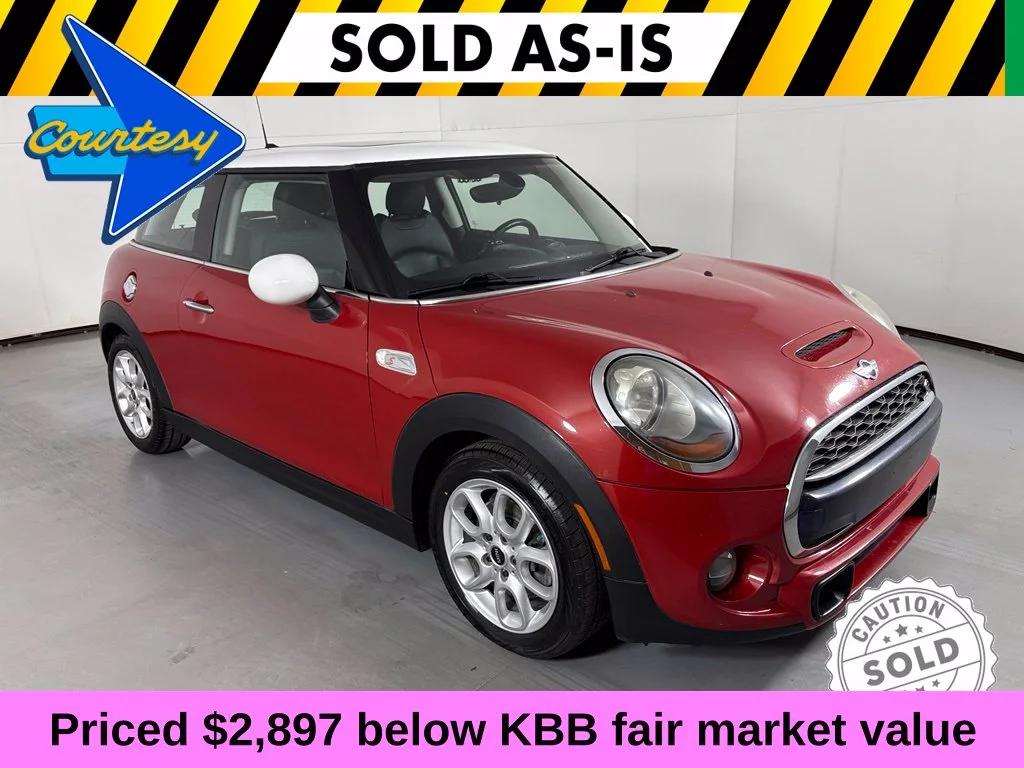 Used 2015 Red MINI Base image 2