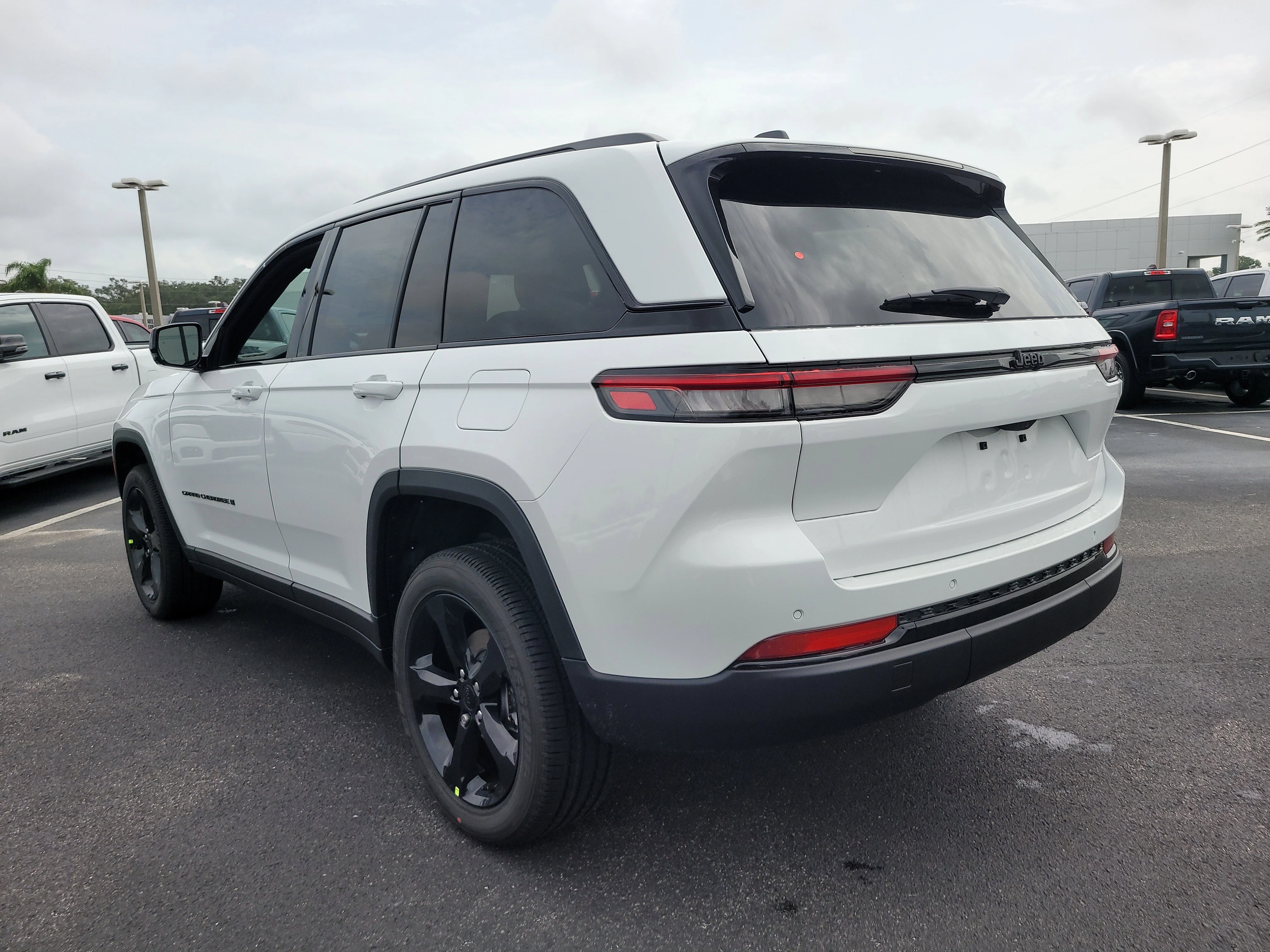 New 2025  Jeep Altitude X image 8