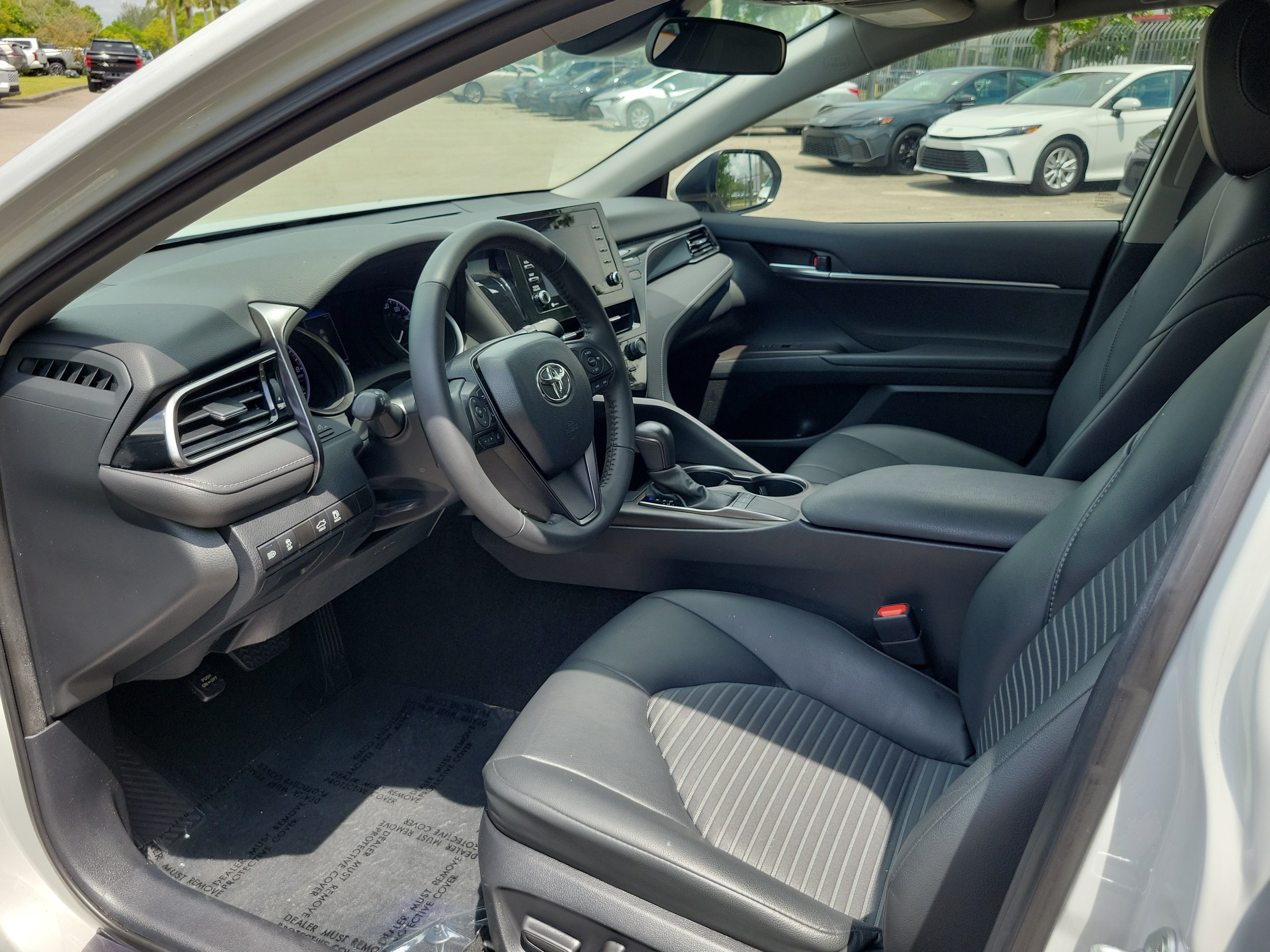 Used 2024 Ice Toyota SE image 17